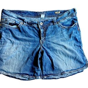 Size 22 Silver jeans shorts